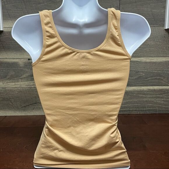 Skinfully Sweet Beige Fitted Stretchy Tank Top Size Medium - Picture 4 of 7